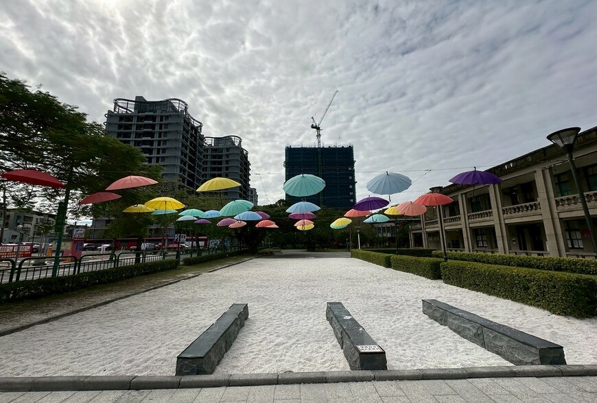 江翠北側預售量暴跌87%-一個月賣8戶？專家揭：建商不降盤算