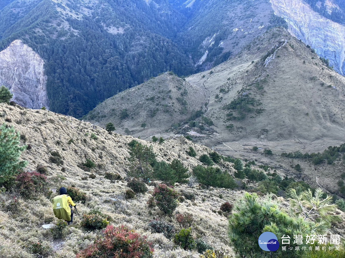 掌握登高山安全原則等非常重要。(林業南投分署提供)