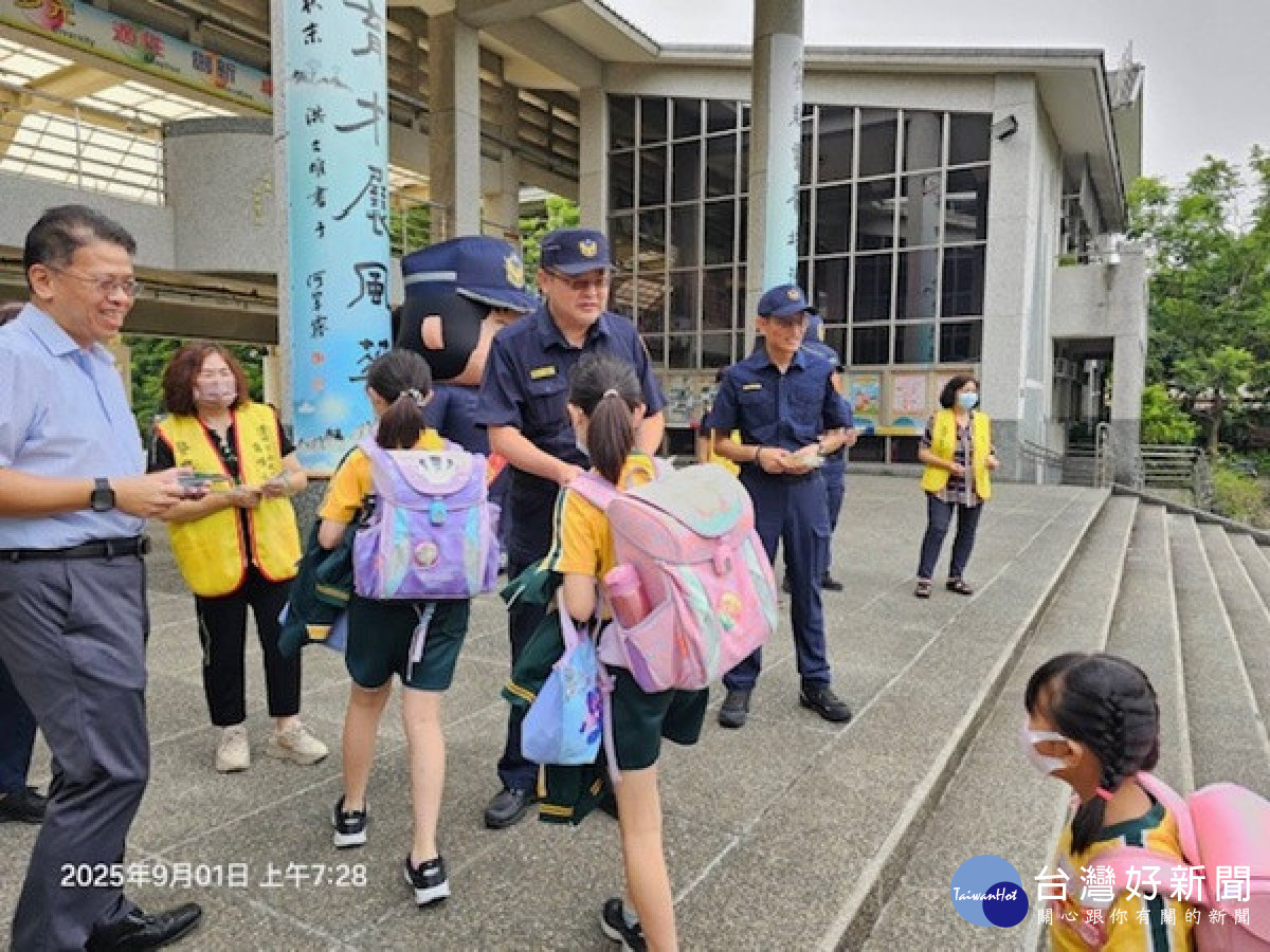 霧峰護童。林重鎣攝