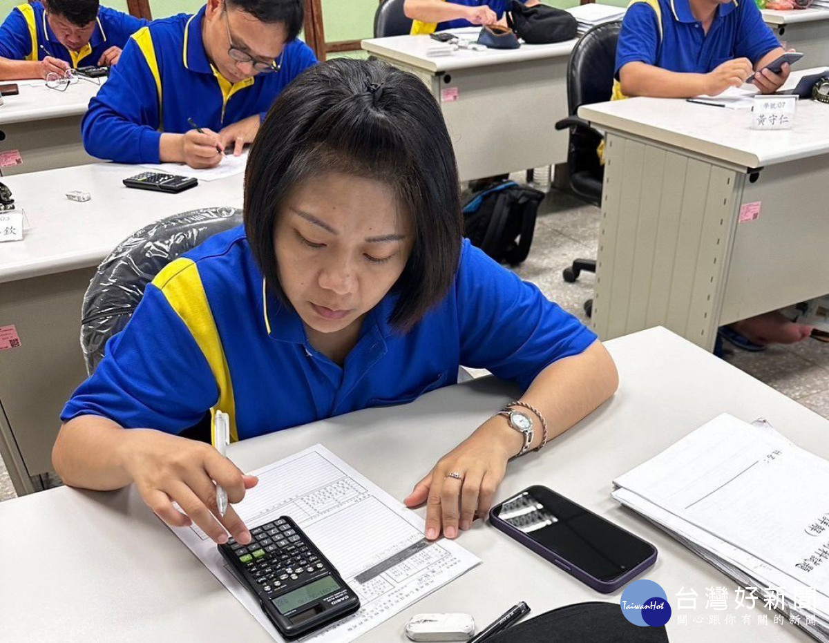 前舉重國手小嬋原本對於三角函數一竅不通，透過雲嘉南分署「工程及地籍測量」訓練後，也能迎刃而解各種計算問題