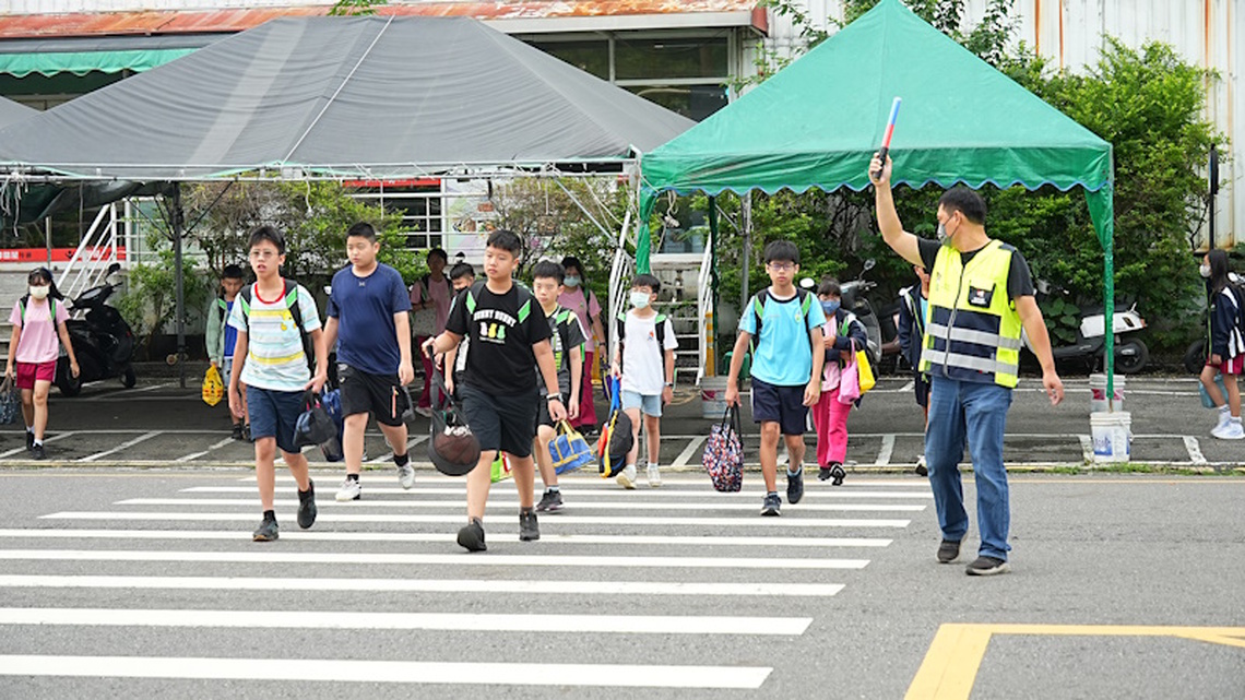 親師生溫暖迎開學 嘉義市新學期啟航