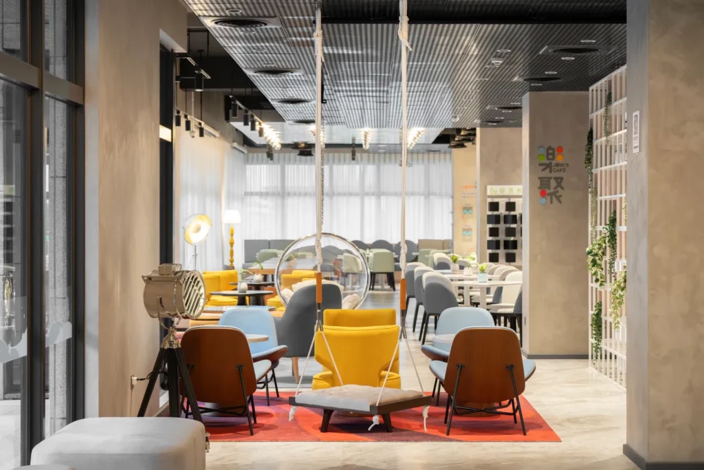 「JOIN’S CAFÉ 」(樂聚餐廳)是旅店的核心餐飲場域,不論早、午、晚、消夜,都有美味餐點讓旅客填飽肚子。