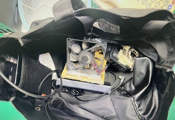 怪大叔旅遊熱點偷拍女裙底 高雄駁二大義站被活逮稱「覺得好奇」 246 怪大叔旅遊熱點偷拍女裙底 高雄駁二大義站被活逮稱「覺得好奇」 245