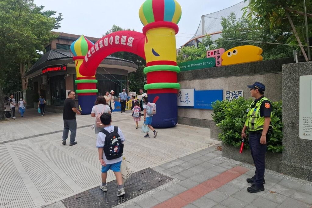 開學收心日 北市警護學童上學路 11 MEITU 20250901 105905403