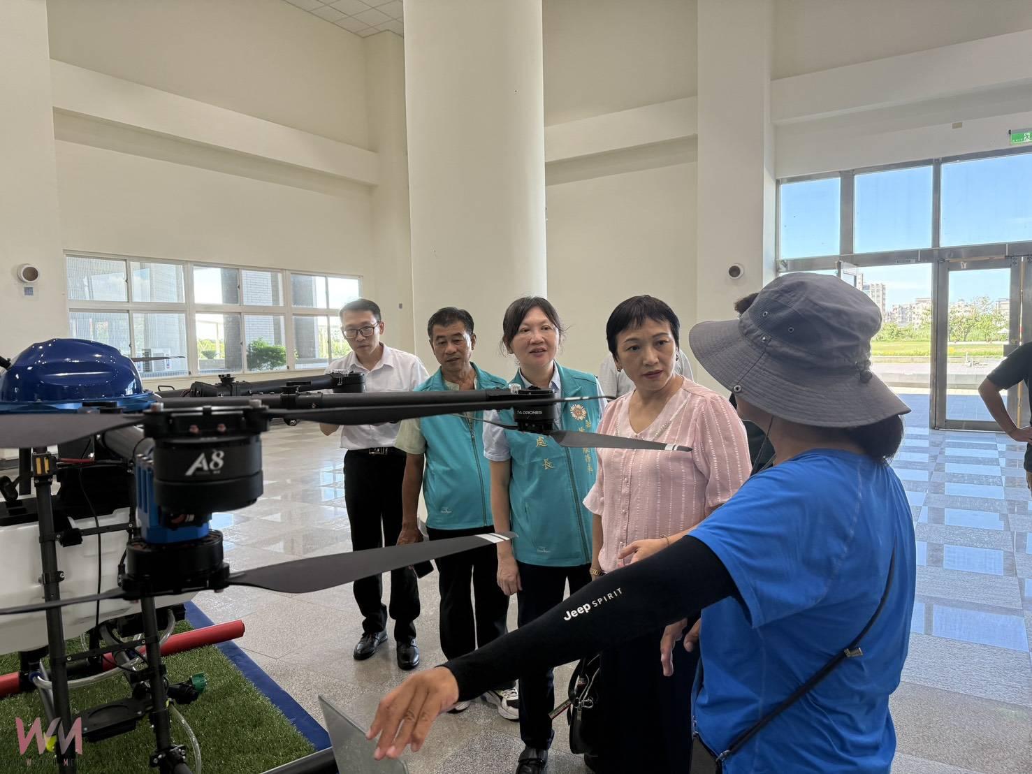 退輔會就學就業處池玉蘭處長在嘉義榮服處許淑菁處長等人陪同,鍊結在地優質企業,拓展退除役官兵就業資源。(圖/嘉義榮服處提供)