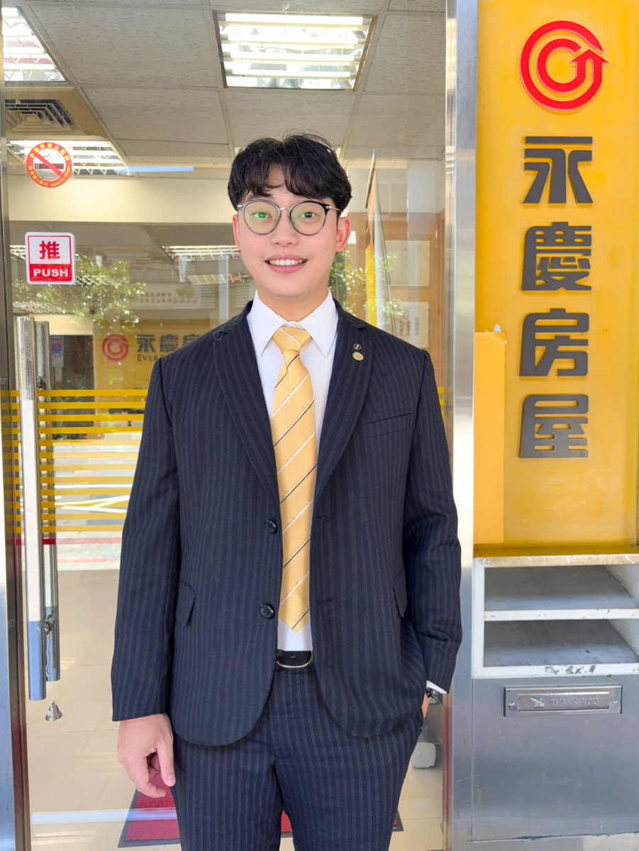 永慶房屋經紀人員黃國一早已是百萬年薪一族,還額外獲得三天的「有薪福利假」。