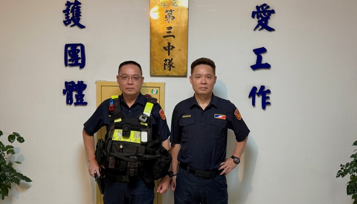 即時救援！北市雙胞胎警化身救護員  路檢點急救中暑男子