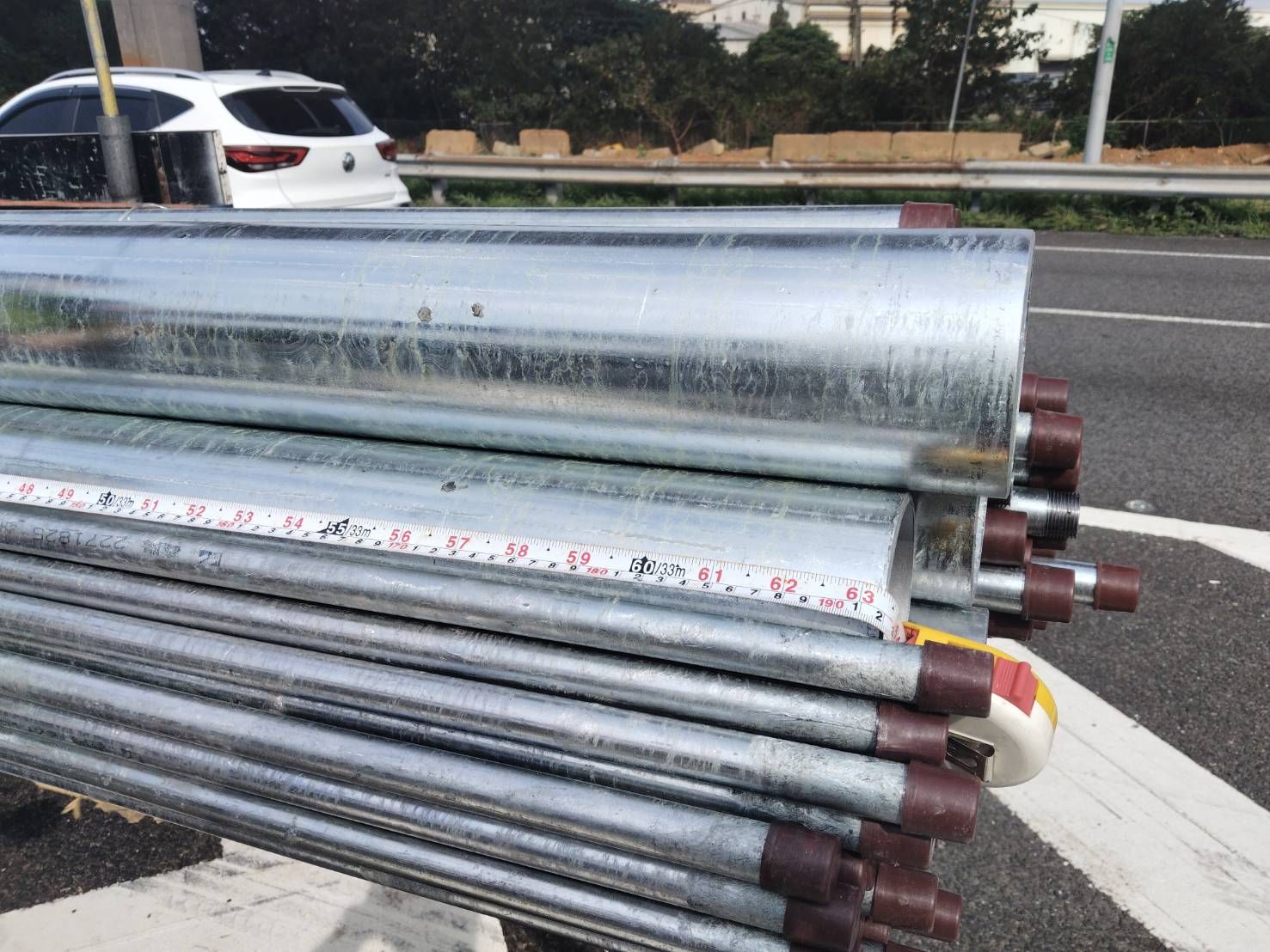 544497
