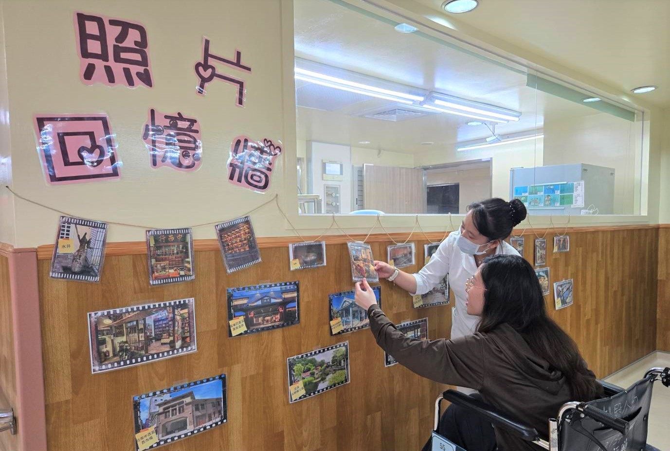 部桃推創新認知復健模式「照片回憶廊」喚醒失智長者記憶 445