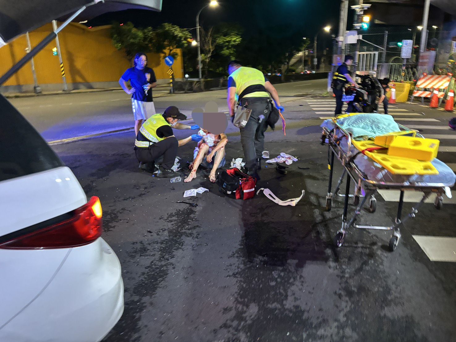 新北市中和區勝利路、福祥路口,昨(2)日深夜23時許發生1起交通事故。