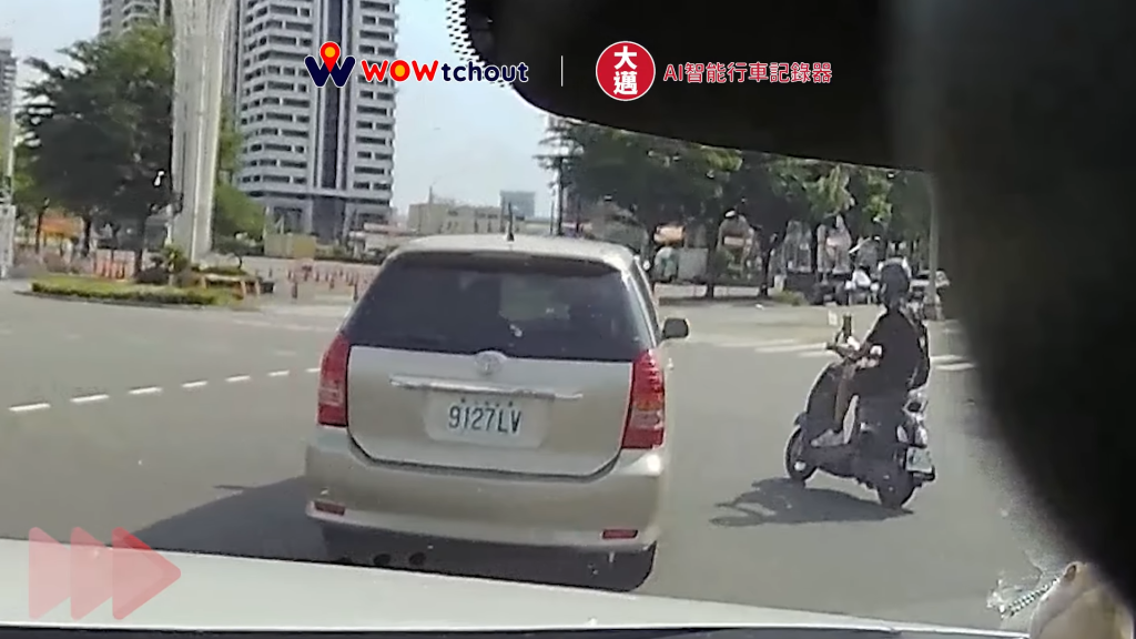 影/台南伯「鬼切兩車道」!騎士慘遭擊落 犁田畫面曝