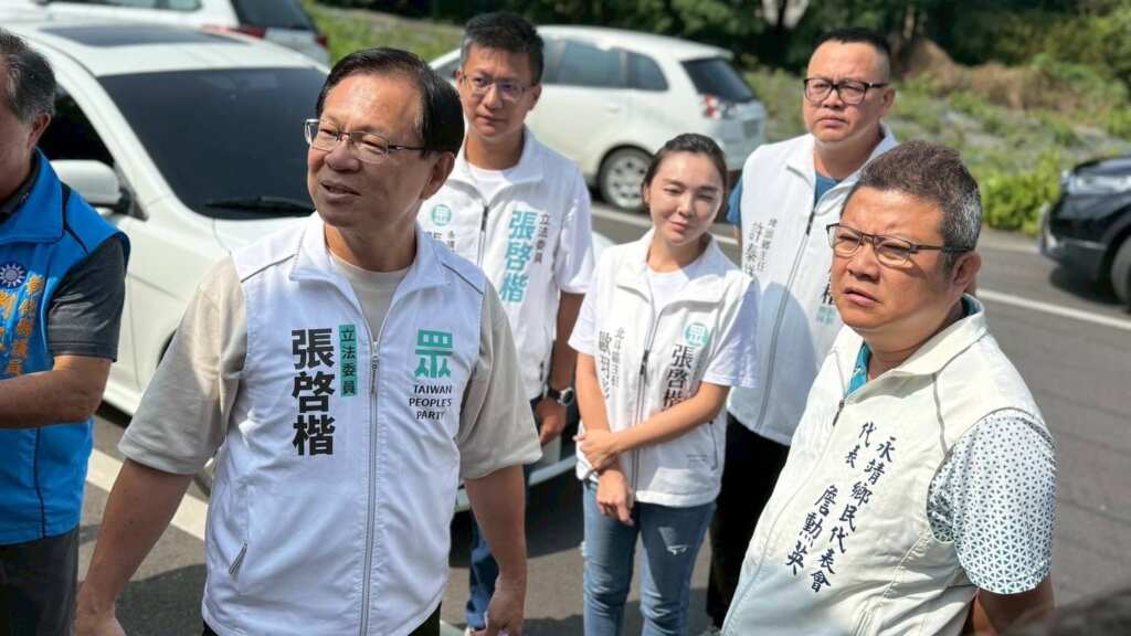 ▲民眾黨立委張啟楷邀集中央部會會同地方首長，實地勘查永靖、田尾、二水等鄉鎮排水設施，展現積極服務力。（記者林明佑翻攝）