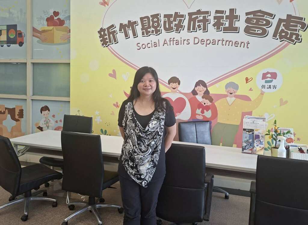 ▲竹縣社工李雅鈴深耕國民年金業務,獲全國績優社政人員表揚。