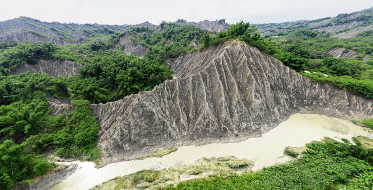 ▲地惡人不惡—全新惡地人文精彩遊程，帶您走訪泥岩地質公園奇幻地景與社區文化。