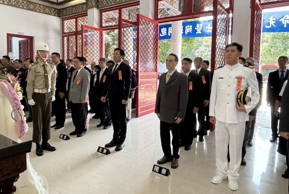追思先烈英魂 新北市忠烈祠、忠靈祠93軍人節秋祭 1 《圖說》新北市今日於忠烈祠舉辦秋祭典禮,由新北市副市長朱惕之擔任主祭官。〈民政局提供〉