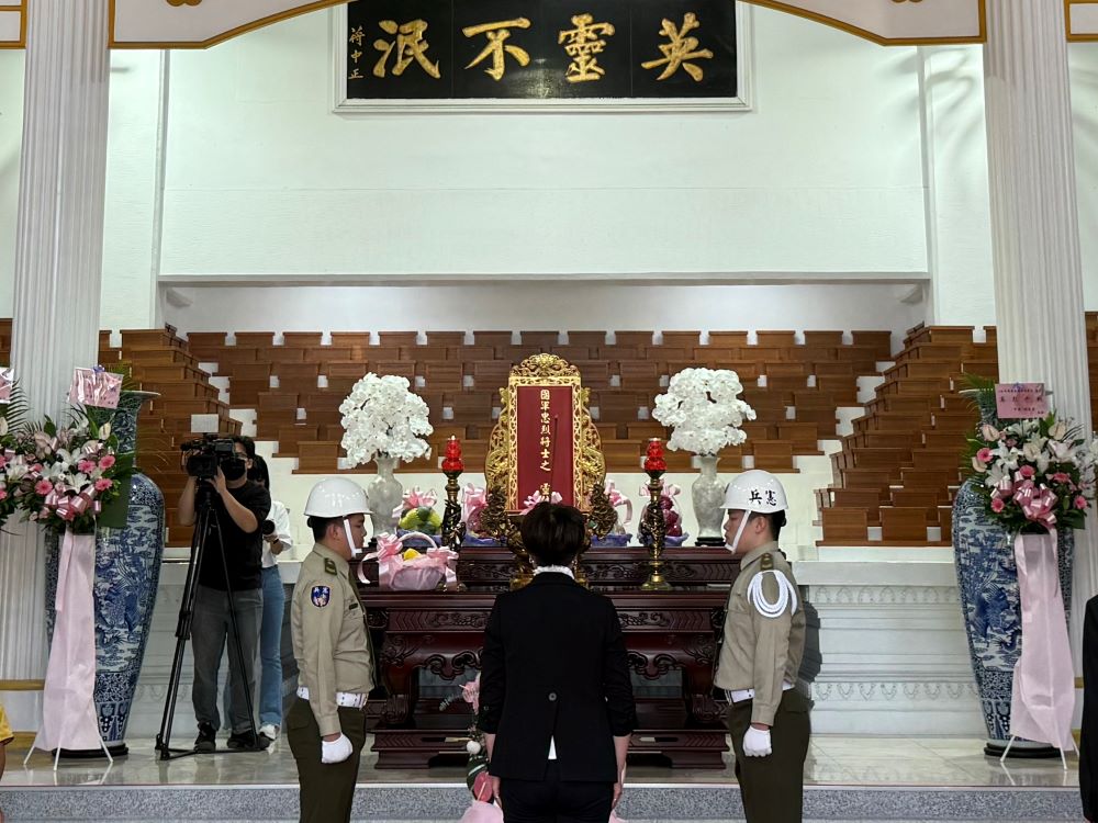 追思先烈英魂 新北市忠烈祠、忠靈祠93軍人節秋祭 5 《圖說》現場儀典隆重,充滿對軍人英魂的敬仰與思念。〈民政局提供〉
