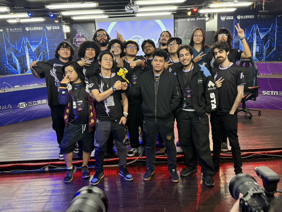Christopher Lin（前排左二）帶來美國Club Smash團隊與資源，吸引世界級選手來台競賽，讓台灣被世界看見。（圖／FistBumpⅢ）