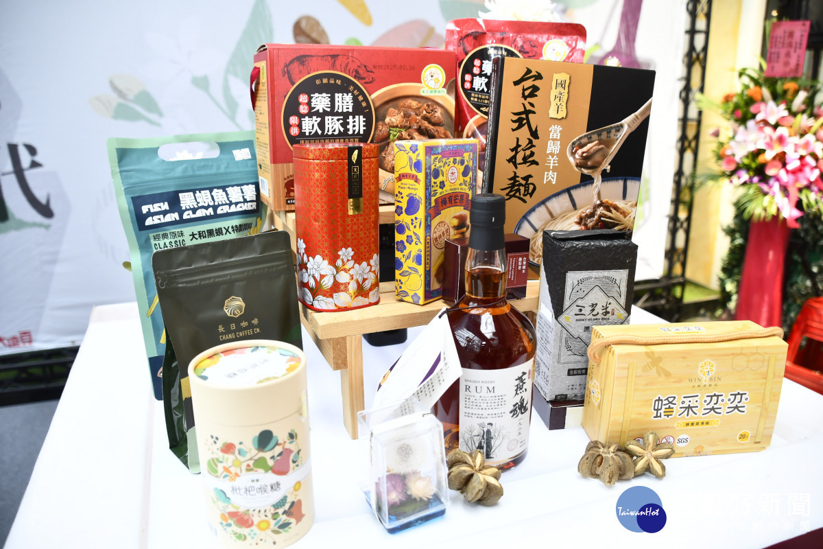 彰縣府攜手板橋大遠百,推「彰化優鮮」快閃活動免費品嚐150款在地美味。圖/記者鄧富珍翻攝