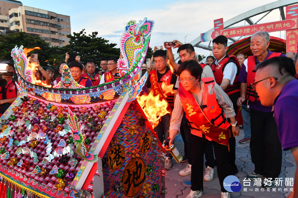 鹿港地藏王廟放水燈祭水靈儀式。圖/記者鄧富珍翻攝
