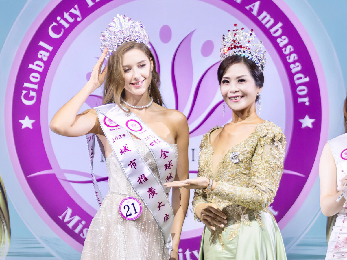 ▲第一名尤莉亞Iuliia Pogorelova(左) 、世界盃邀請賽主席蕭美萍。(記者 陳維鈞/翻攝)