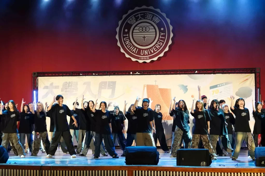 社團帶來一系列精采表演,為新生打造難忘的青春之夜(圖/東海大學提供)