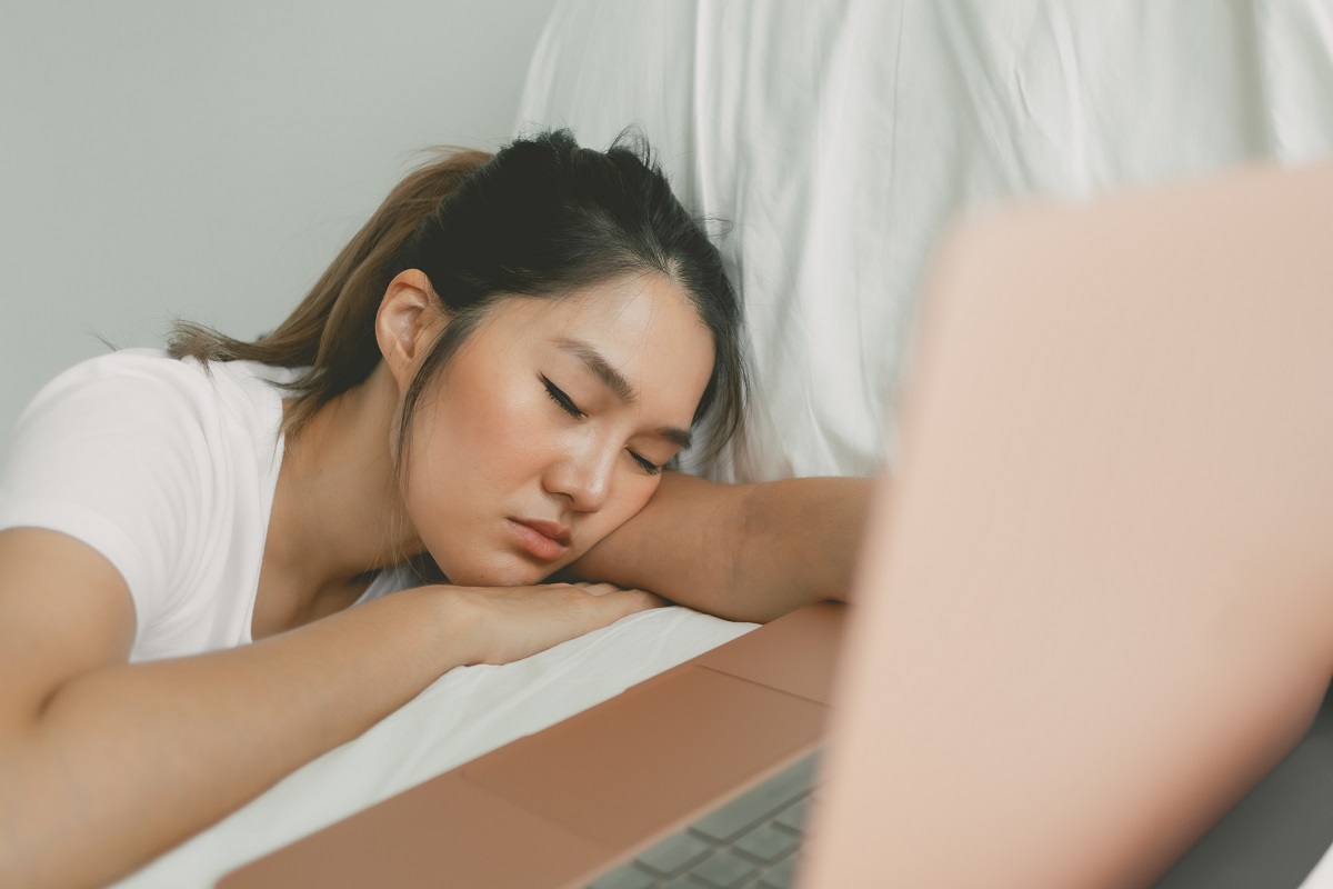 職場新鮮人眼睛易疲勞！眼科醫提醒：工作再忙也要每30分鐘短暫休息