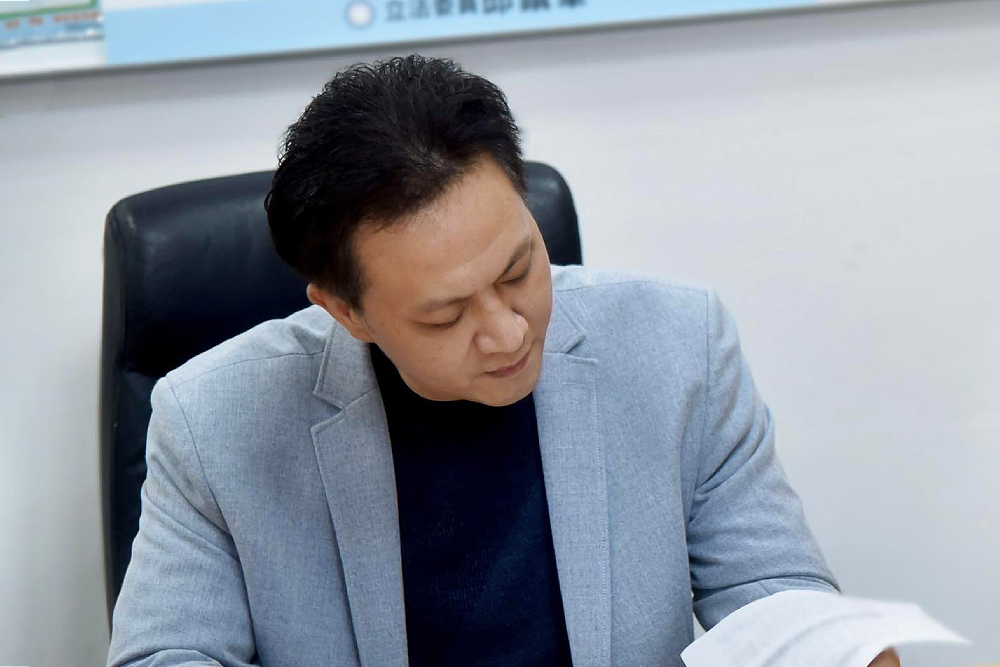 批卓榮泰專訪 邱鎮軍:先解決基本需求再談宏大目標 246 批卓榮泰專訪 邱鎮軍:先解決基本需求再談宏大目標 245