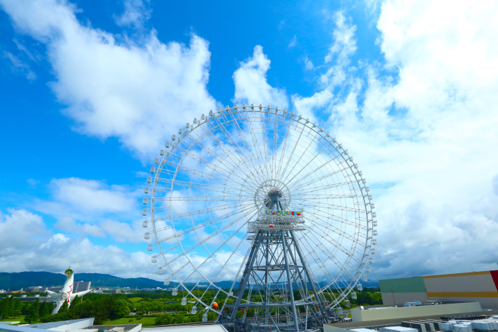 位在大阪萬博紀念公園旁的日本最大摩天輪。 圖:OSAKA WHEEL/提供