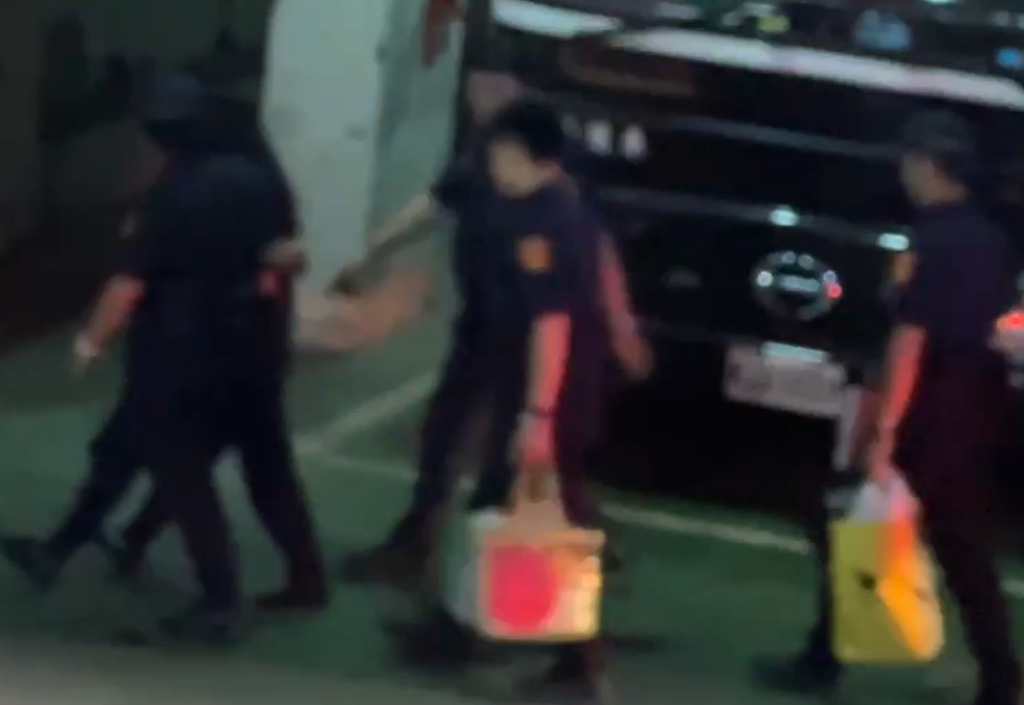 應曉薇搭囚車抵北院 交保金3千萬清點完即重獲自由