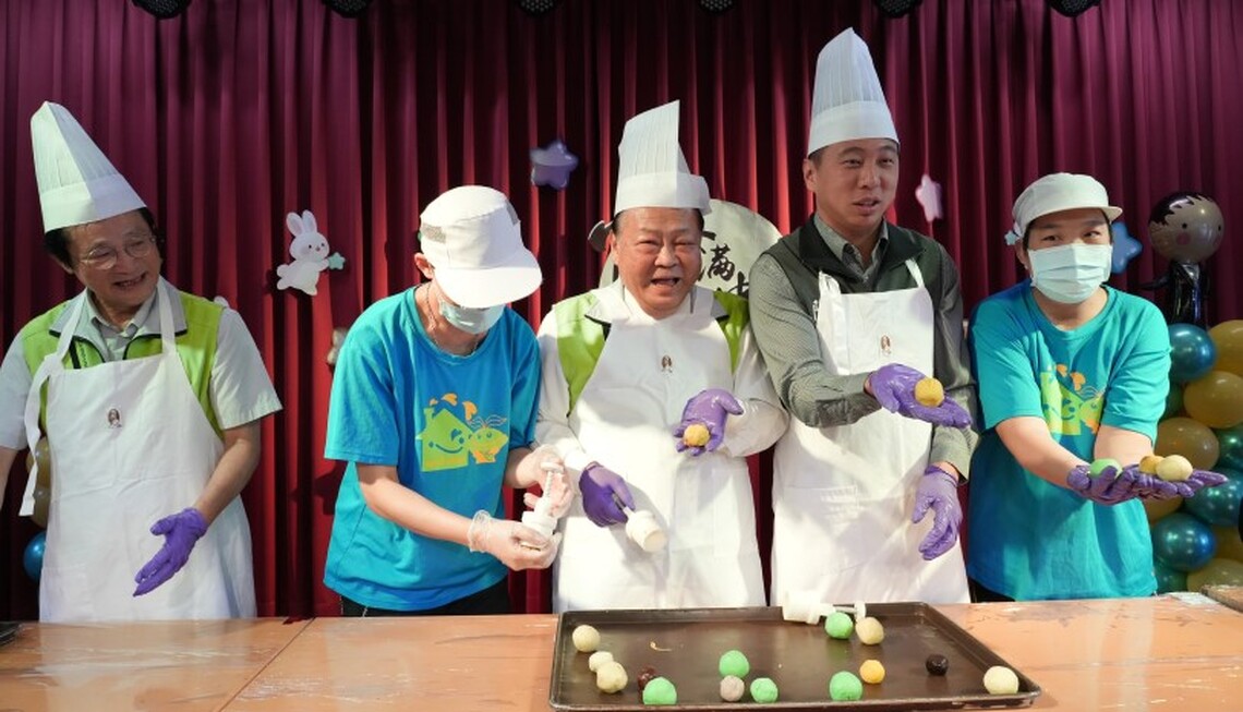 「情滿中秋 魔豆獻禮」中秋新品發表會 陳光復化身代言人 攜手各界愛心認購破千盒月餅