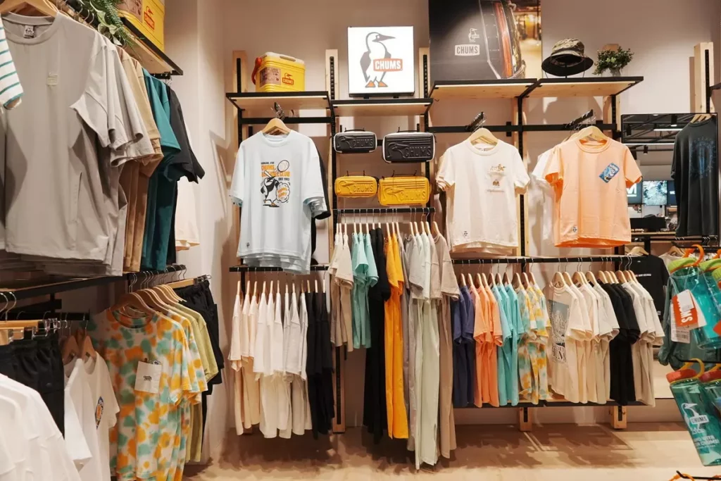 《CHUMS》直接成套搞定風格出遊穿搭,隨時出發擁抱自然!