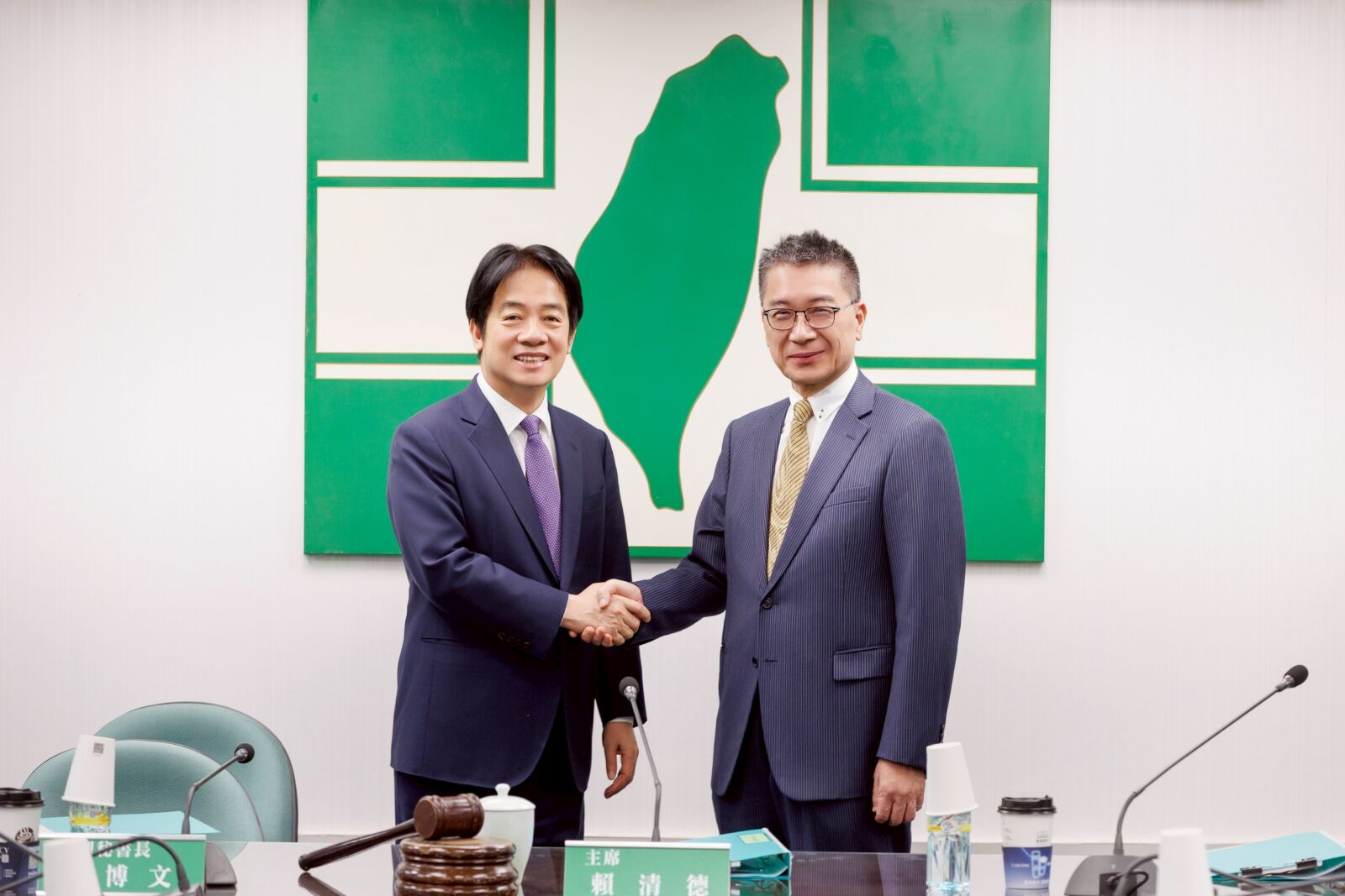 【胡文琦專欄】期待徐秘書長新官上任 182 【胡文琦專欄】期待徐秘書長新官上任 181