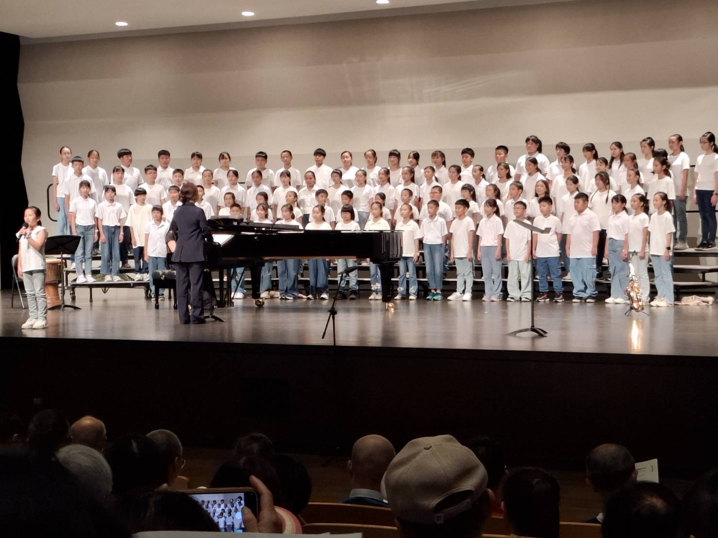 桃市3國小跨校合唱經典歌曲 天籟嗓音博得滿堂彩 中正國小04 中正國小陳同學用流利日語朗讀歌詞1 0 0