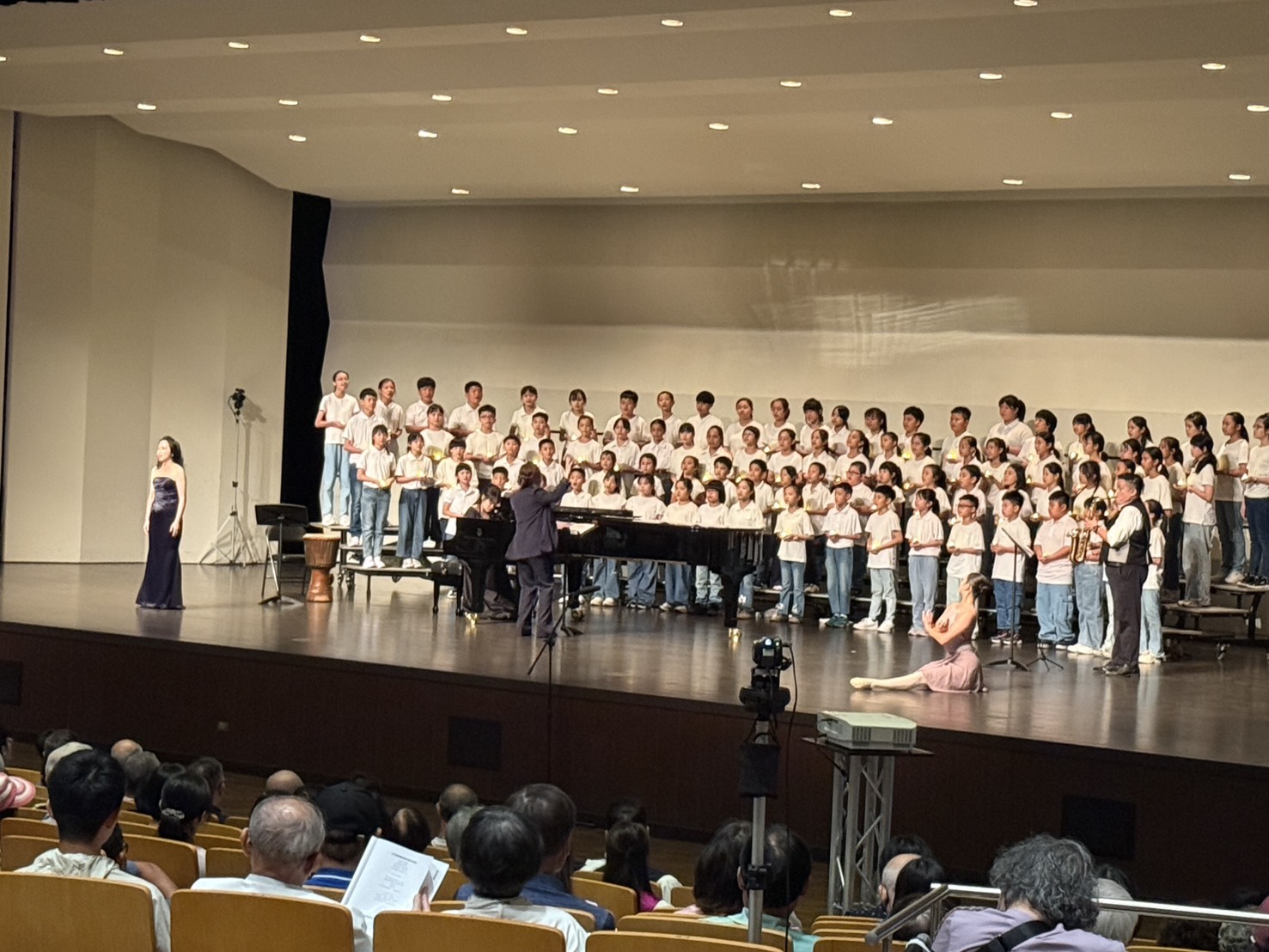 桃市3國小跨校合唱經典歌曲 天籟嗓音博得滿堂彩 中正國小05 三校聯合跨校演唱,歌聲優美動人1 0 0