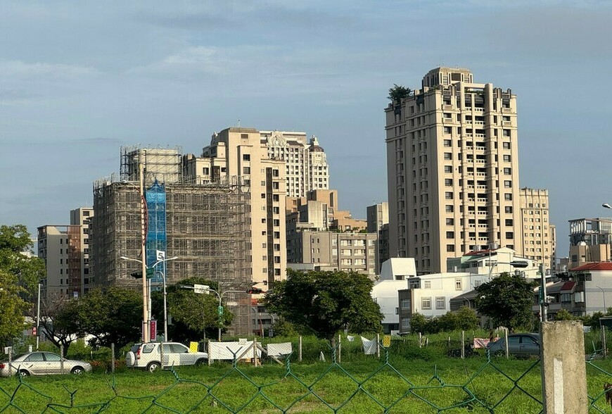 房市爆26%驚人跌幅！13萬戶慘套牢-建商驚現「死亡交叉」危機