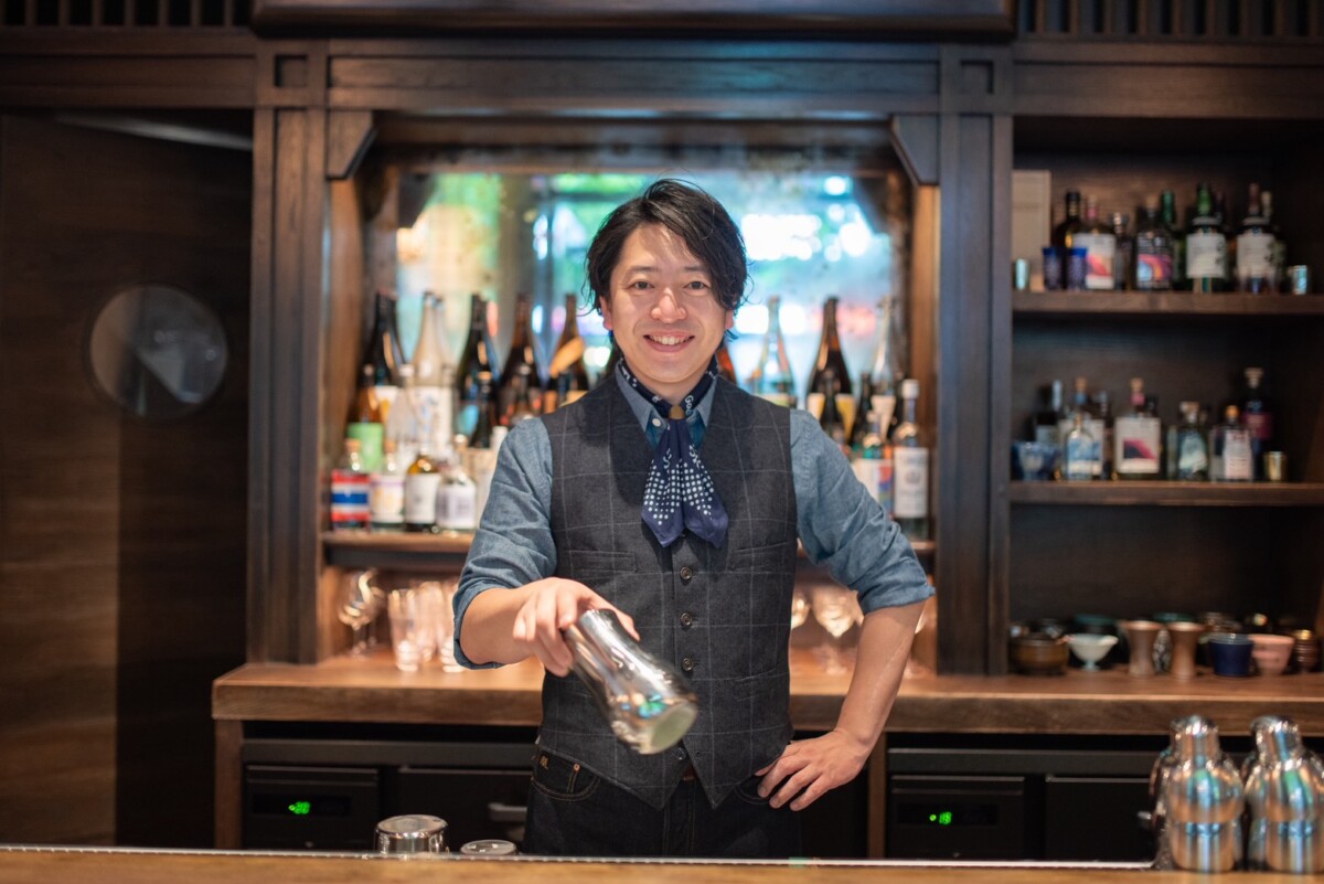▲日本頂尖調酒師「大渕修一」。（記者 李堂安 翻攝）