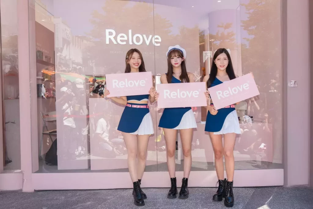 Relove 中山快閃店【外泌體保養系列】一日店長活動_ 「夢幻三本柱」合影──(左)李雅英、李珠珢、南珉貞