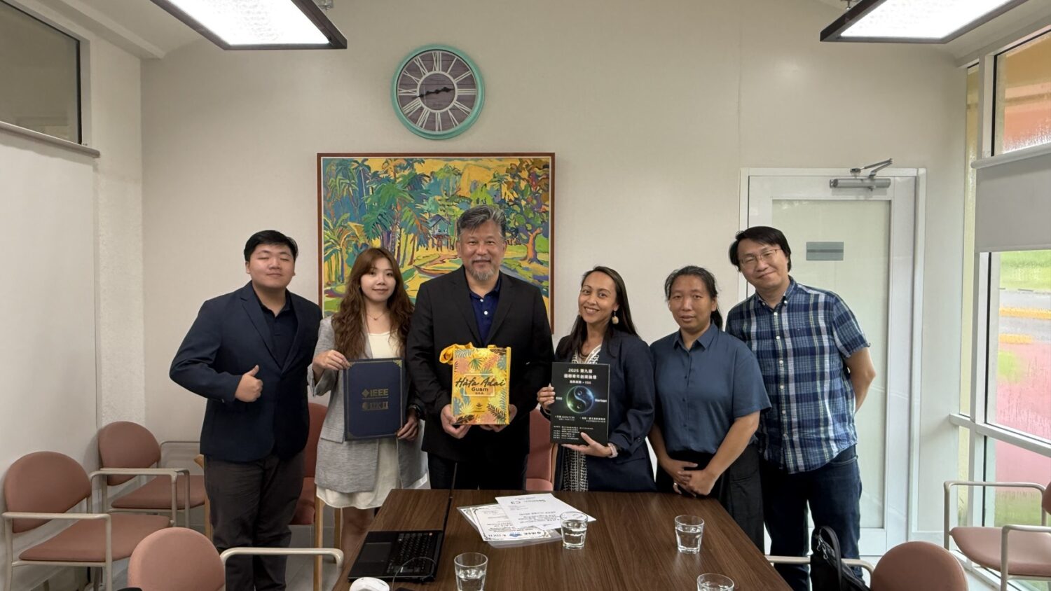 AIoTA與IIKII團隊拜訪 關島觀光局局長暨執行長Régine Biscoe Lee，探討論壇、觀光與運動賽事結合的新模式。(圖／亞洲物聯網聯盟)AIoTA & IIKII delegation visits Guam Visitors Bureau President & CEO Régine Biscoe Lee to explore new models combining forums, tourism, and sports events. 