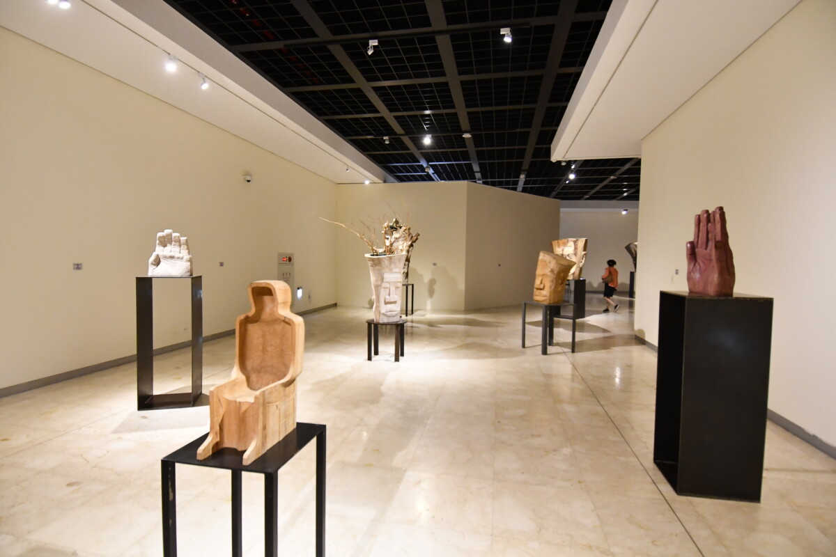 ▲賴永興首度回鄉個展《以己為名》部份展場作品。