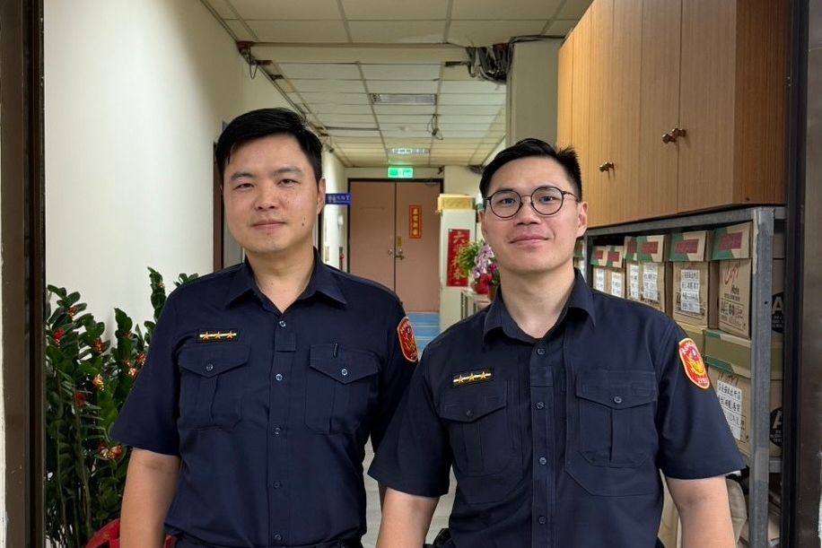 孕婦臨盆夫攔警車求助 北投警火速開道協助送醫 1 MEITU 20250906 152128312
