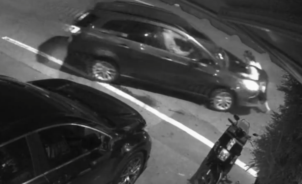南投慘劇！女趴引擎蓋阻男友駕車離開　摔落地面遭輾斃