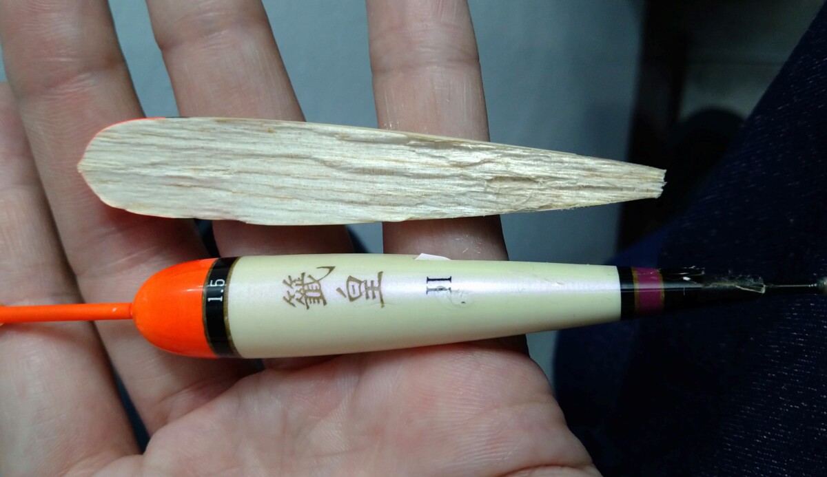 ▲以天然材質製作的浮標,即使不慎流失至海中,亦可自然分解,不造成環境汙染(記者 李堂安 翻攝)