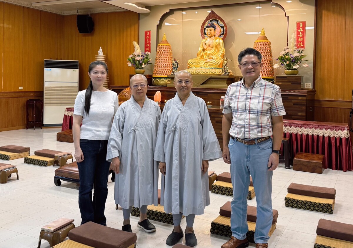 張志成董事長、李珮玲賢伉儷前往關心，並拋磚引玉捐助10萬元修繕，並籲請社會各界一起發心捐助，讓溫暖的力量延續。（圖/記者陳惲朋翻攝）