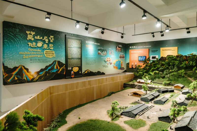 萬山岩雕文化館揭牌啟用 茂林新增文化觀光亮點 「萬山層疊旭日東昇」特展 訴說百年族群故事