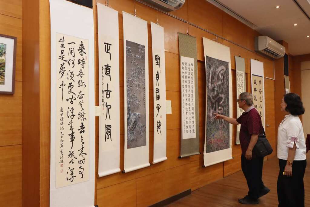 ▲苗栗縣美術協會114年肇藝客庄會員作品聯展開幕。