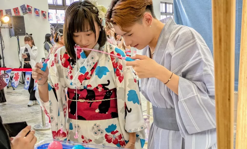 VERA孟維與粉絲釣金魚