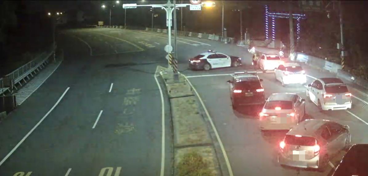 20小客車深夜聚集擾動社區 楊梅警出手維護安寧 S 76169318 0