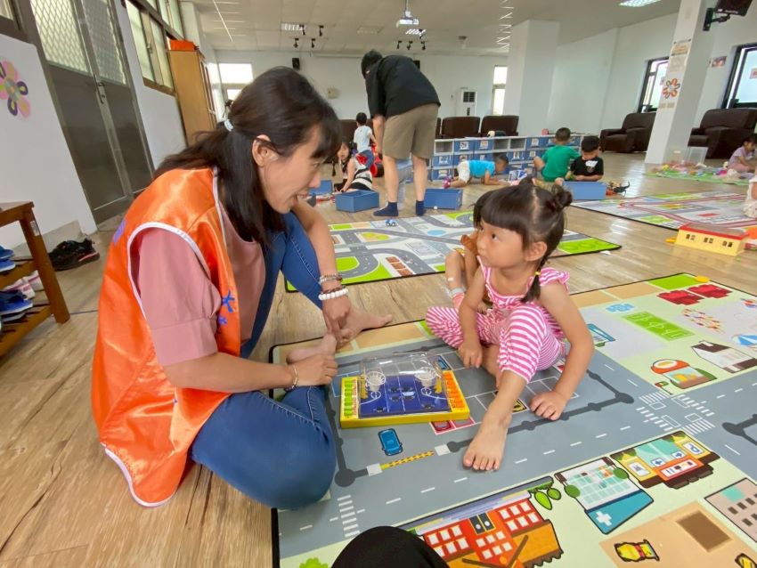 從選玩具和遊戲看孩子   新北早療資源中心偏區親職篩檢