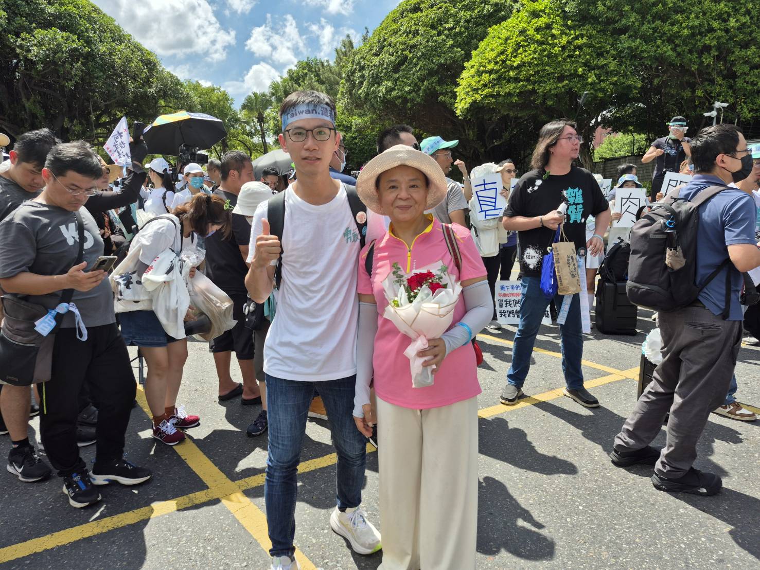 (有影片)/獲准交保!柯文哲交保彰化支持者北上 主委留守地方 - https://www.watchmedia01.com