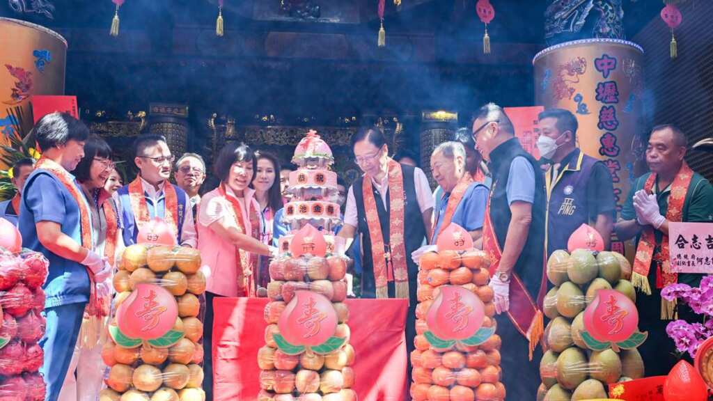 ▲桃園市長張善政參與團拜祝壽大典儀式
